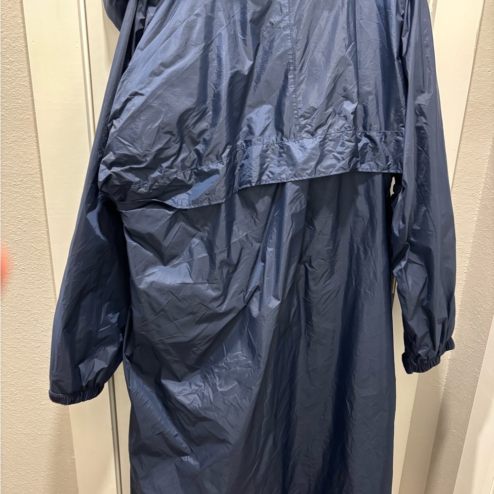 L.L. Bean Men's Navy Vintage Raincoat - Picture 8 of 15